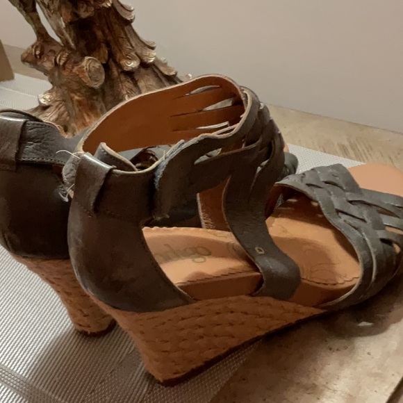 Dark gray leather woven wedge Sandal - Picture 5 of 7